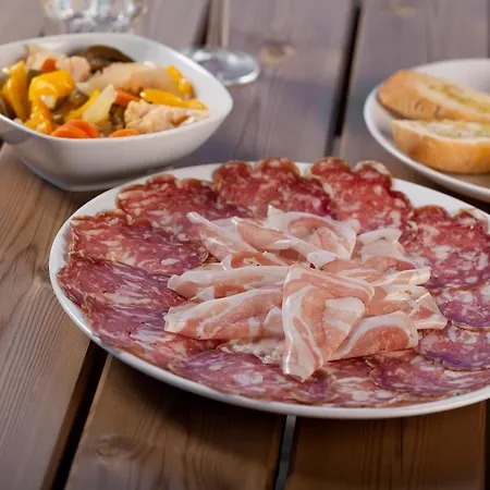 Landsted Con Cucina Tipica Nuova Scardua *