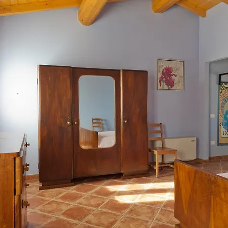 Landsted Con Cucina Tipica Nuova Scardua *